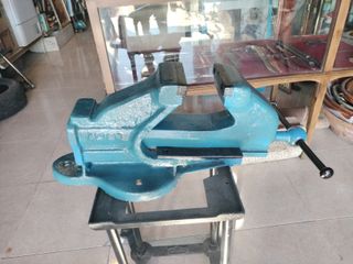 Tornillo de banco grande