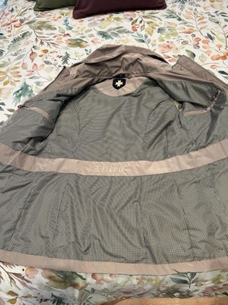 Chaqueta beige mujer