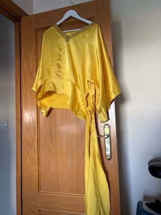 Blusa amarilla elegante talla única