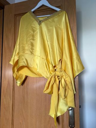 Blusa amarilla elegante talla única
