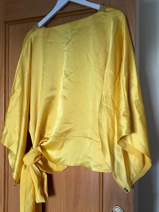 Blusa amarilla elegante talla única