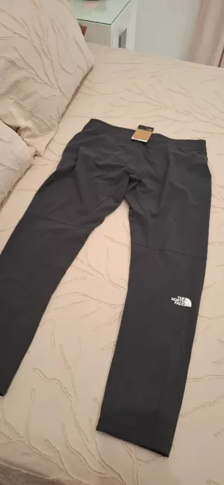 Pantalón The North Face Montaña Gris