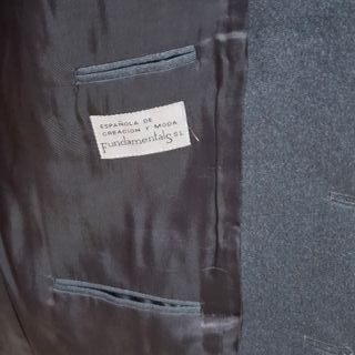 Traje de caballero gris marengo