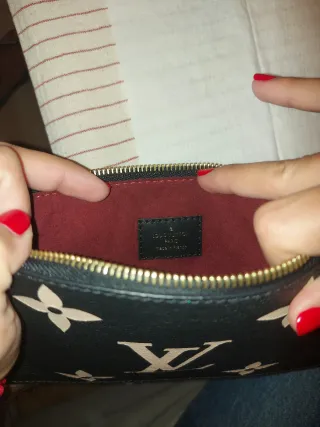 Pochette Louis Vuitton Negra y Beige