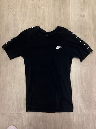 Camiseta Nike Negra y camiseta del snipes
