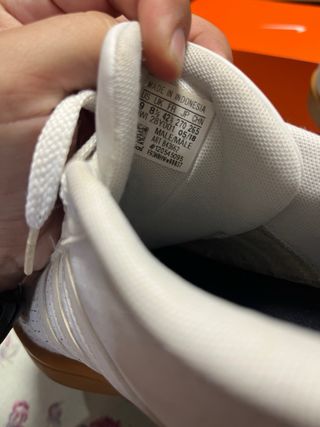 Zapatillas Adidas Blancas y Marrones