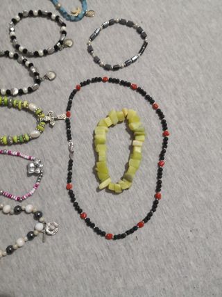 Conjunto de Pulseras y Collar