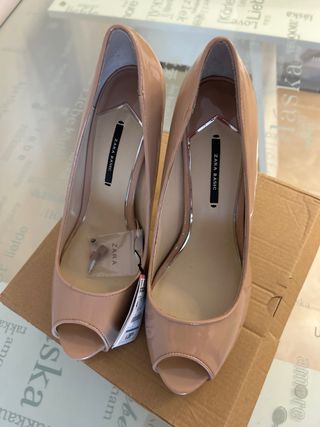 Zapatos Zara charol nude Talla 40