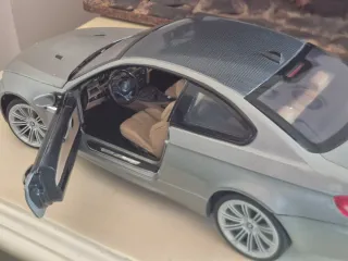 Maqueta BMW M3 E92 1/18