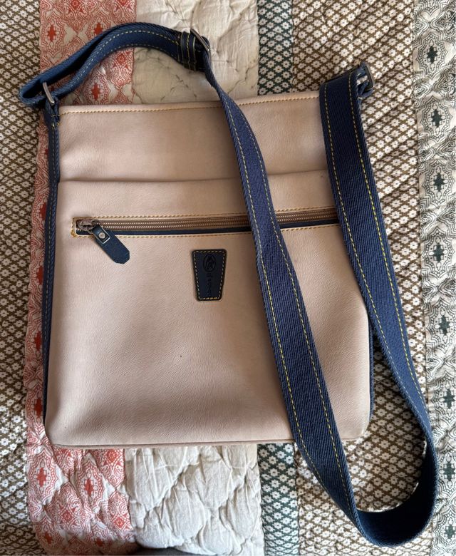 Dos bolsos no son marca Potro