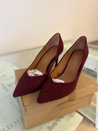 Zapatos de tacón Zara burdeos talla 40