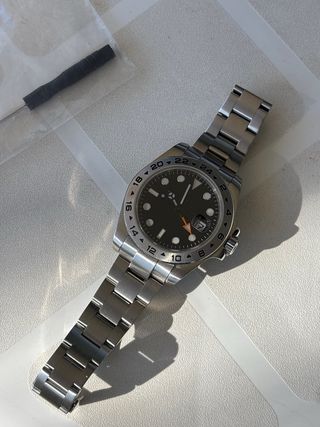 Reloj Automático con GMT apto para viajar a zonas