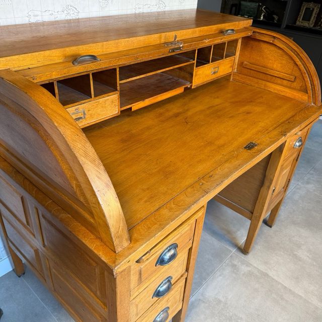 Escritorio mostrador americano de persiana años 40