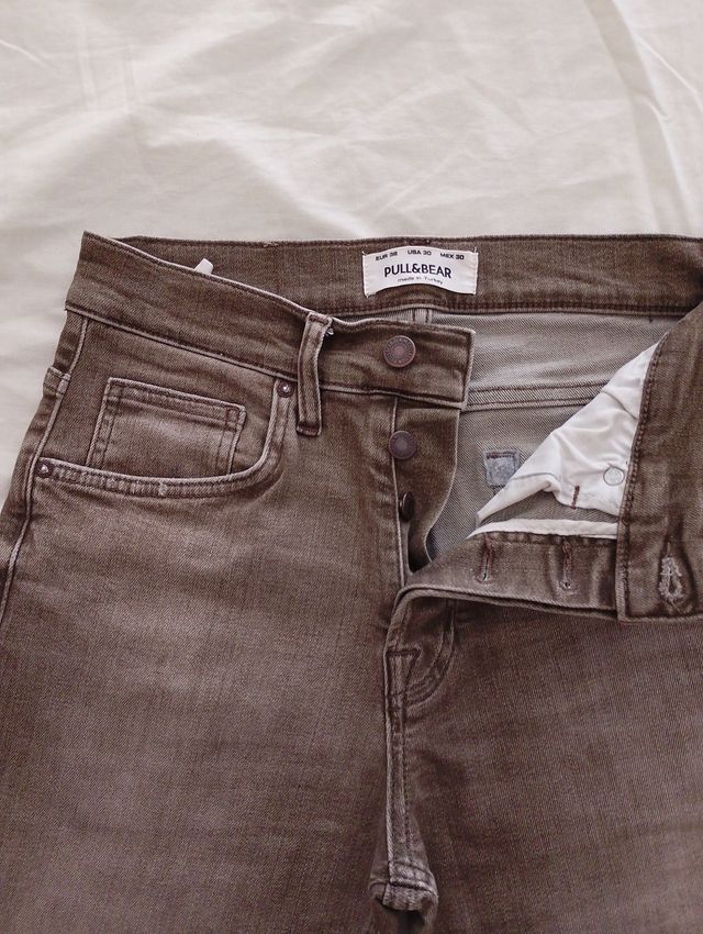 Pantalón Pull and Bear Talla 38. Nuevo