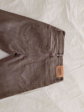 Pantalón Pull and Bear Talla 38. Nuevo
