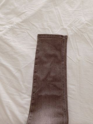 Pantalón Pull and Bear Talla 38. Nuevo