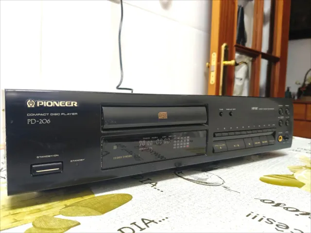 Lettore CD HiFi 
**PIONEER PD-206**