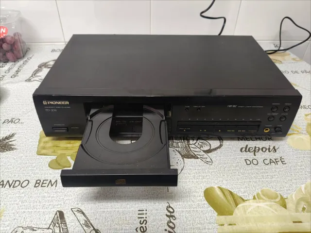 Lettore CD HiFi 
**PIONEER PD-206**