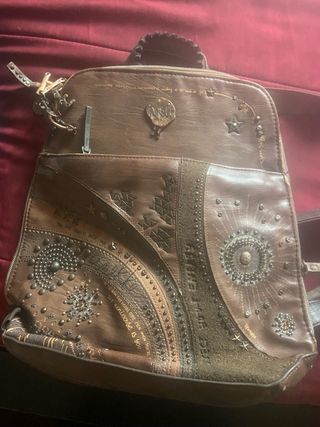 Mochila Anekke Marrón y Dorada