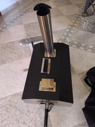 Forno per pizza KitchenBoss 12 a pellet nero/argento