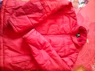 Abrigo That's It rojo talla M