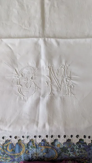 Lenzuolo lettino vintage ricamato