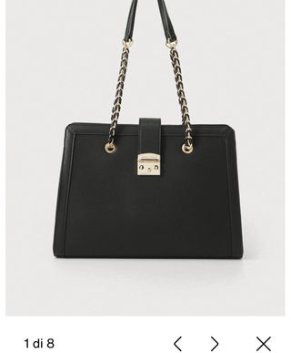 Borsa nera con tracolla a catena