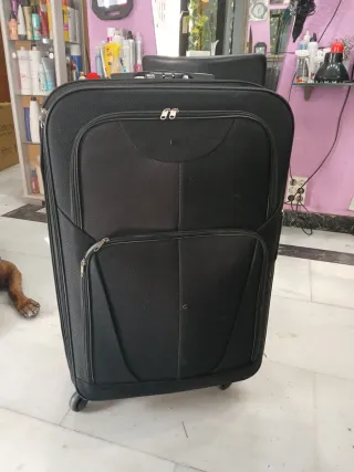 Maleta de viaje negra