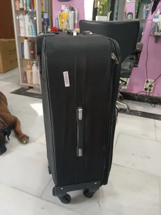 Maleta de viaje negra