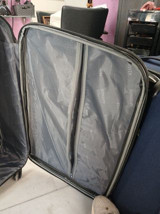 Maleta de viaje negra