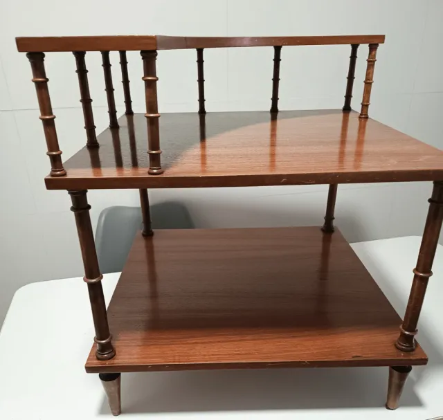Mesa rinconera de madera