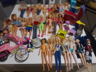 Lote Muñecas Barbie y Accesorios