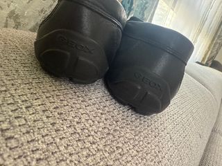 Zapatos Geox niño talla 35 negros. casi nueve 