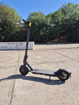 Patinete Eléctrico Xiaomi Essential Negro. Nuevo