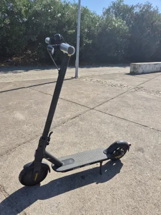 Patinete Eléctrico Xiaomi Essential Negro. Nuevo