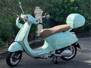 Vespa Primavera 49cc Celeste
