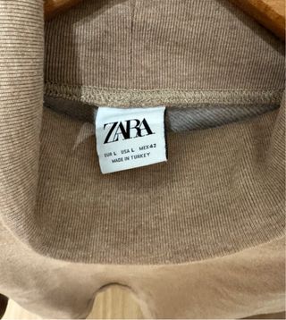 Jersey Zara cuello alto hombre marrón