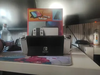 Nintendo Switch OLED bianco