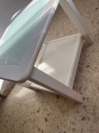 Mesa auxiliar cristal y madera