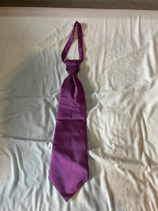 Corbata morada