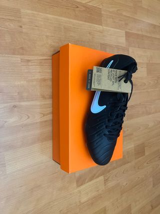Botas de fútbol Nike Negras Talla 45.          