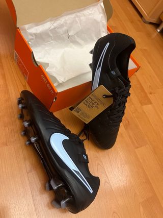 Botas de fútbol Nike Negras Talla 45.          