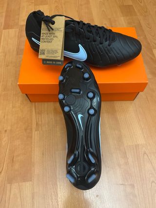 Botas de fútbol Nike Negras Talla 45.          