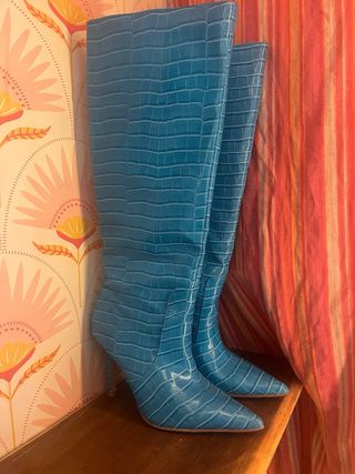 Botas altas efecto cocodrilo azul