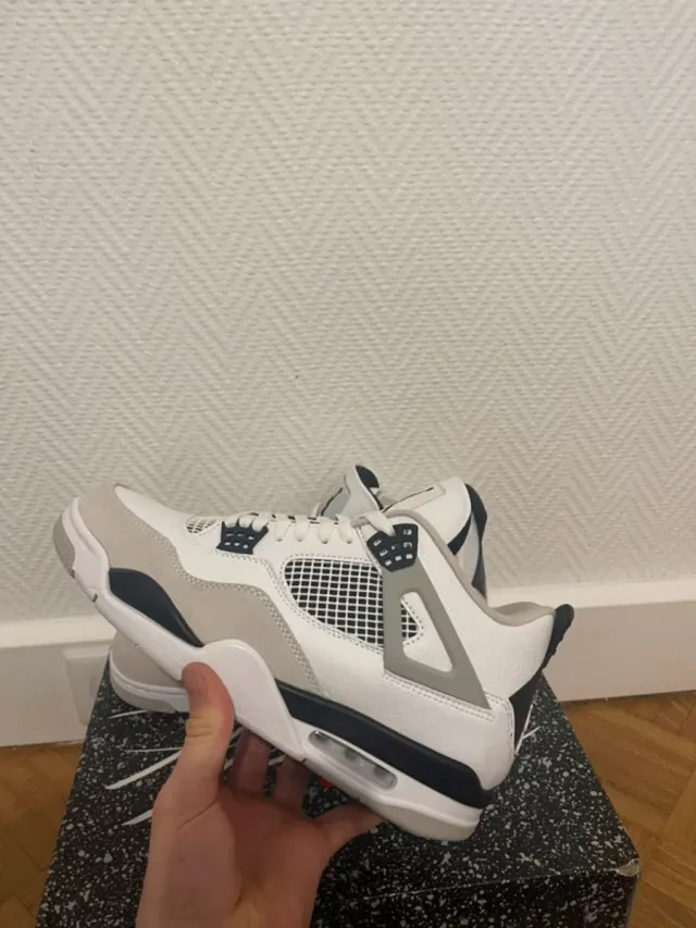 Jordan 4 Retro Military Black Talla 44.5