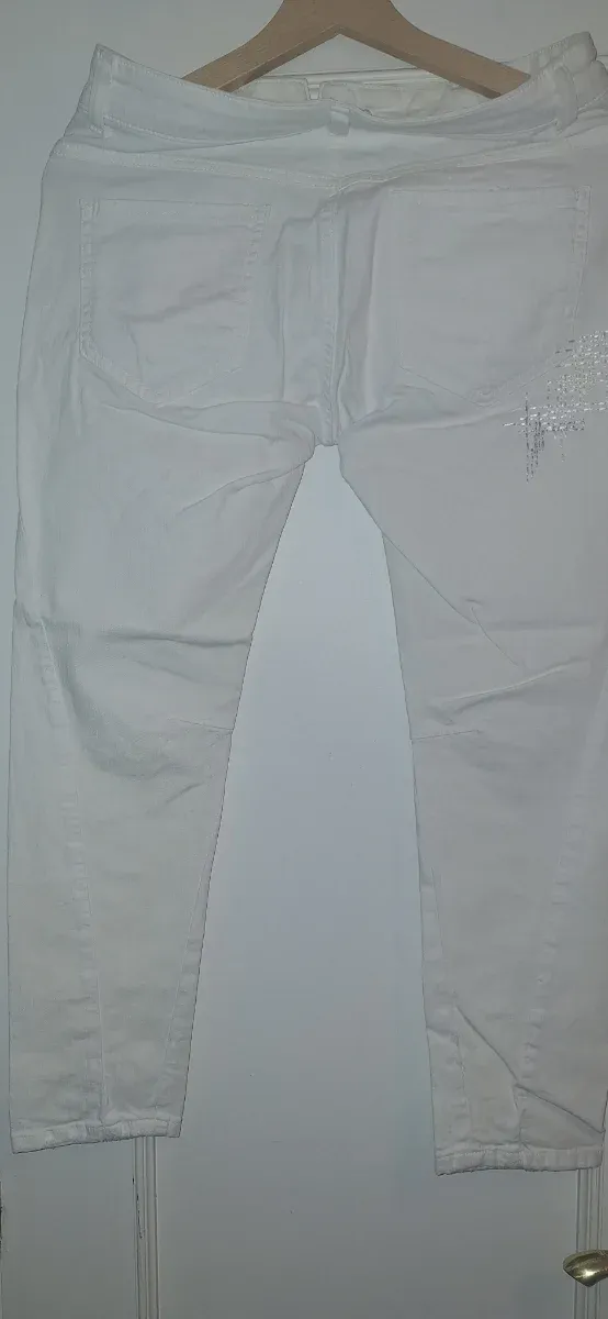 Pantalones blancos con pedrería