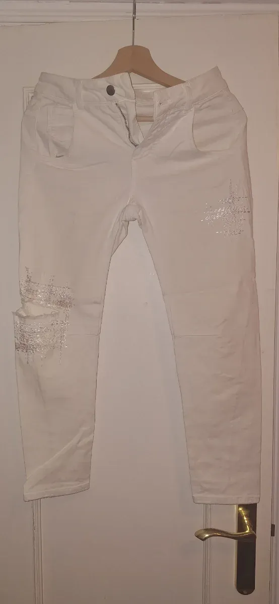 Pantalones blancos con pedrería
