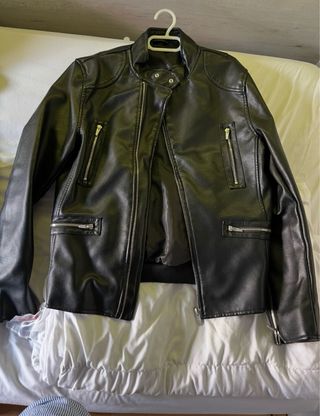 Chaqueta de cuero negra