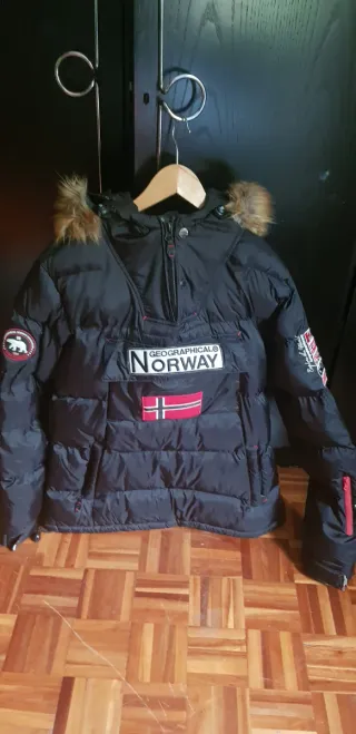 Chaqueta Geographical Norway Negra .Usado una vez.