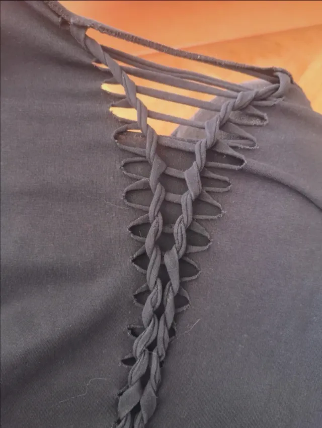 Camiseta negra con estampado